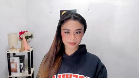 hottie nicole online show from March 3, 2026, 1:23 am