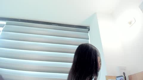 laura  online show from February 6, 2025, 8:45 pm