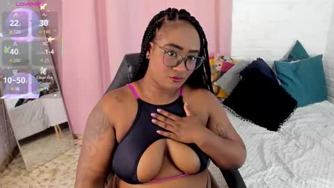 Nia online show from March 8, 2026, 6:44 pm