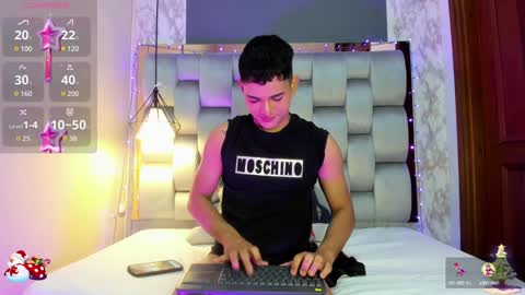 Snapshot of niall_falcon chatting on December 13, 2024, 1:22 pm Niall online show from December 13, 2024, 1:22 pm