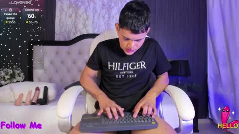 Snapshot of niall_falcon chatting on February 1, 2025, 2:24 pm Niall online show from February 1, 2025, 2:24 pm