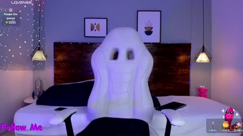 Snapshot of niall_falcon chatting on February 4, 2025, 12:55 pm Niall online show from February 4, 2025, 12:55 pm