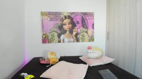  Nia  online show from September 22, 2025, 4:31 pm