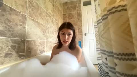 niarosemaryy online show from October 21, 2025, 1:12 pm