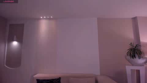 Call me Nia  online show from December 22, 2025, 8:50 pm