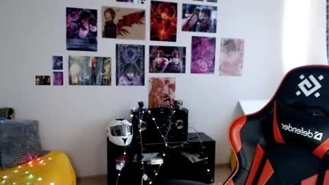 nica_kawaii online show from May 28, 2026, 7:16 am