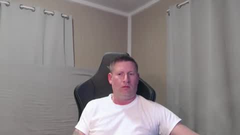 nice_juicy_cock online show from March 26, 2026, 1:01 am