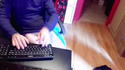 nicecck24 online show from December 3, 2025, 5:48 am