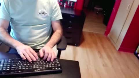 nicecck24 online show from April 20, 2026, 3:09 am