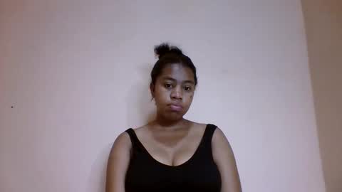 Snapshot of nicelly01 chatting on May 17, 2026, 12:30 am nicelly01 online show from May 17, 2026, 12:30 am