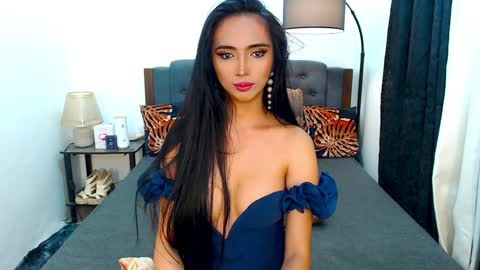 Snapshot of nicetouch_69 chatting on December 8, 2024, 6:01 am Olivia online show from December 8, 2024, 6:01 am