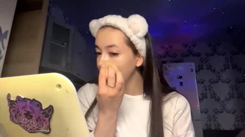 Snapshot of nicholecakmak chatting on November 2, 2025, 10:28 am Ellie online show from November 2, 2025, 10:28 am