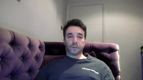 Snapshot of niciboi chatting on March 5, 2025, 10:21 pm James online show from March 5, 2025, 10:21 pm