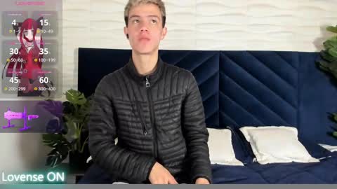 Snapshot of nick_torn chatting on November 21, 2025, 1:43 pm Nick online show from November 21, 2025, 1:43 pm