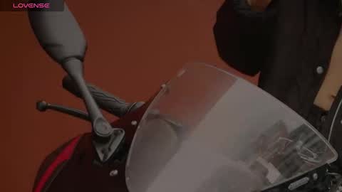 Snapshot of nick_torn chatting on December 2, 2025, 12:32 pm Nick online show from December 2, 2025, 12:32 pm