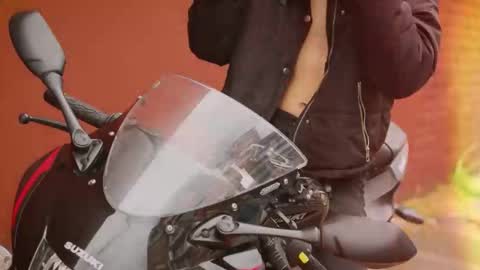 Snapshot of nick_torn chatting on December 5, 2025, 12:14 pm Nick online show from December 5, 2025, 12:14 pm