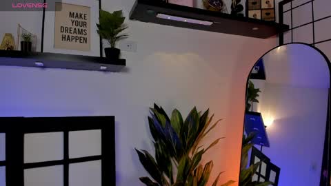 Snapshot of nickie_reed_ chatting on April 23, 2026, 10:12 pm nickie_reed_ online show from April 23, 2026, 10:12 pm