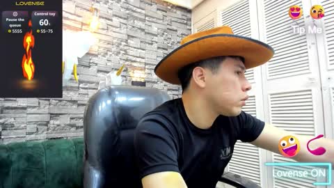 Snapshot of nickk_wolff chatting on December 3, 2025, 4:42 am Nickk Wolff online show from December 3, 2025, 4:42 am