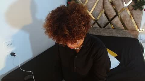 Snapshot of nickolas_moon chatting on December 18, 2024, 6:57 pm Nickolas Muoz online show from December 18, 2024, 6:57 pm