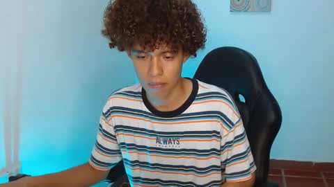 Snapshot of nickolas_moon chatting on December 24, 2024, 6:33 am Nickolas Muoz online show from December 24, 2024, 6:33 am