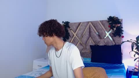 Snapshot of nickolas_moon chatting on December 26, 2024, 3:42 pm Nickolas Muoz online show from December 26, 2024, 3:42 pm