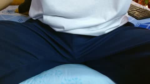 Snapshot of nickolas_moon chatting on December 26, 2024, 6:43 pm Nickolas Muoz online show from December 26, 2024, 6:43 pm