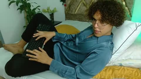 Snapshot of nickolas_moon chatting on December 29, 2024, 9:09 pm Nickolas Muoz online show from December 29, 2024, 9:09 pm