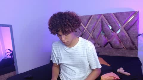 Snapshot of nickolas_moon chatting on February 2, 2025, 10:28 pm Nickolas Muoz online show from February 2, 2025, 10:28 pm