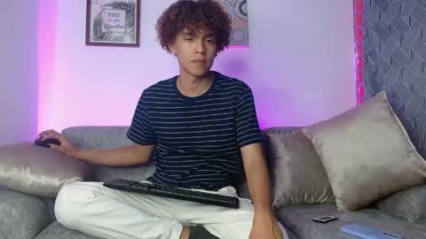 Snapshot of nickolas_moon chatting on February 14, 2025, 8:05 pm Nickolas Muoz online show from February 14, 2025, 8:05 pm