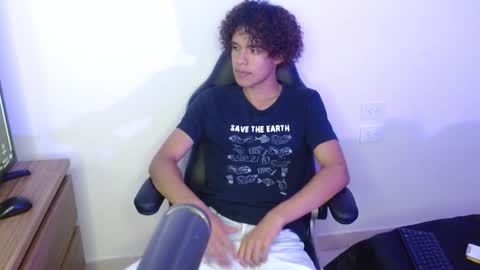 Snapshot of nickolas_moon chatting on September 10, 2025, 3:23 pm Nickolas Muoz online show from September 10, 2025, 3:23 pm