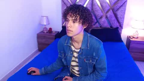 Snapshot of nickolas_moon chatting on September 12, 2025, 3:01 pm Nickolas Muoz online show from September 12, 2025, 3:01 pm