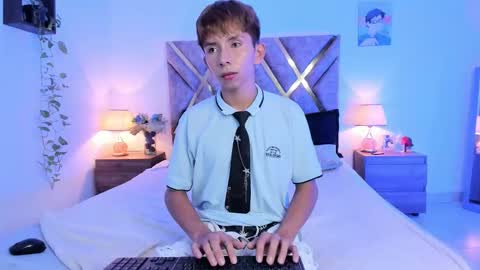 Snapshot of nickolas_moon chatting on October 24, 2025, 11:01 pm Nickolas Muoz online show from October 24, 2025, 11:01 pm