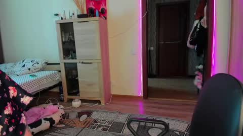 Nicky Weekends online show from February 9, 2025, 8:33 am