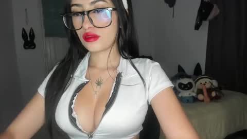 Nicolle online show from January 10, 2025, 3:07 am