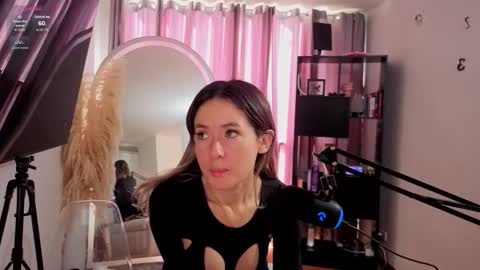 Nicky online show from March 7, 2026, 1:52 pm