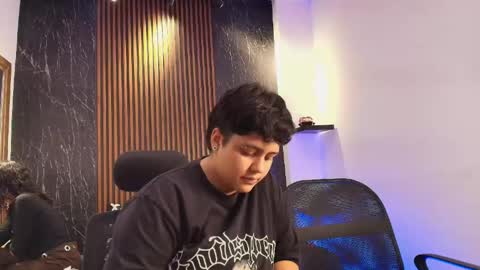 Nico online show from May 22, 2026, 7:08 pm
