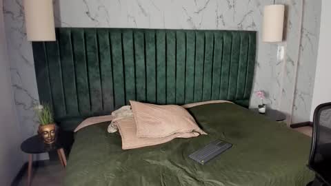 Snapshot of nico_herrera_ chatting on December 19, 2025, 10:17 pm Nico online show from December 19, 2025, 10:17 pm