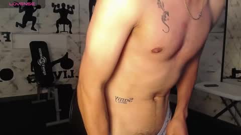 Snapshot of nico_herrera_ chatting on January 7, 2026, 7:38 pm Nico online show from January 7, 2026, 7:38 pm