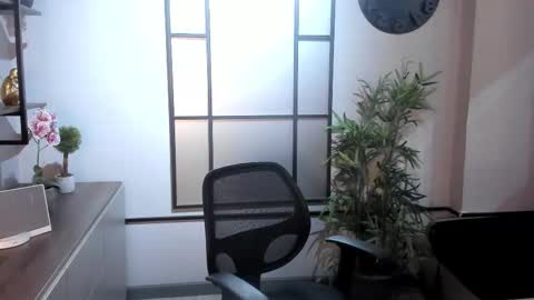 Snapshot of nico_herrera_ chatting on January 10, 2026, 8:54 pm Nico online show from January 10, 2026, 8:54 pm