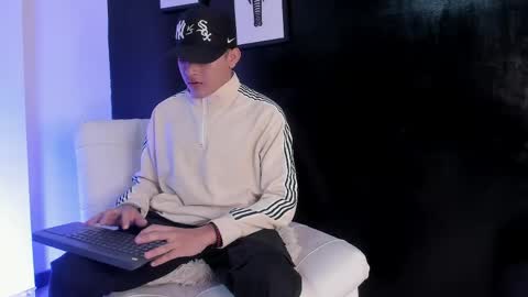 nico_saint_ online show from June 3, 2026, 11:13 am