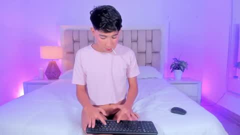 Snapshot of nicocute_ chatting on June 3, 2026, 6:24 pm NICOLAS online show from June 3, 2026, 6:24 pm