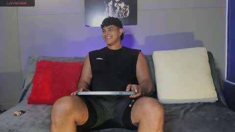 Snapshot of nicol_and_thiago_212 chatting on May 2, 2026, 9:31 pm nicol_and_thiago_212 online show from May 2, 2026, 9:31 pm