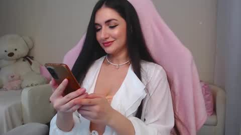 Nicole Online at about after 1000  6  UK time or 900  - 500  UK time it approximate time interval online show from February 13, 2025, 2:31 pm