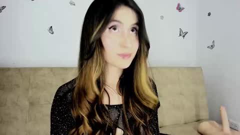 Snapshot of nicol_swift_ chatting on December 16, 2024, 2:47 am Nicol online show from December 16, 2024, 2:47 am