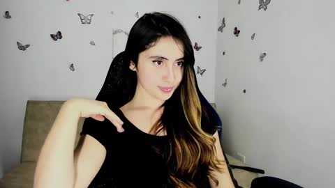 Snapshot of nicol_swift_ chatting on January 11, 2025, 5:41 am Nicol online show from January 11, 2025, 5:41 am