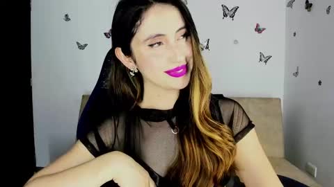 Snapshot of nicol_swift_ chatting on January 13, 2025, 2:50 am Nicol online show from January 13, 2025, 2:50 am