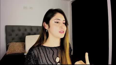 Snapshot of nicol_swift_ chatting on February 3, 2025, 8:02 am Nicol online show from February 3, 2025, 8:02 am