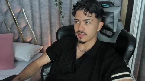 Snapshot of nicolaikarav chatting on April 21, 2026, 12:11 pm Nicolai online show from April 21, 2026, 12:11 pm