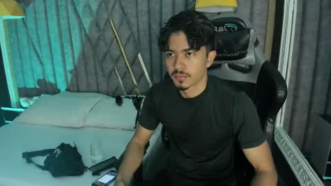 Snapshot of nicolaikarav chatting on May 24, 2026, 12:32 pm Nicolai online show from May 24, 2026, 12:32 pm