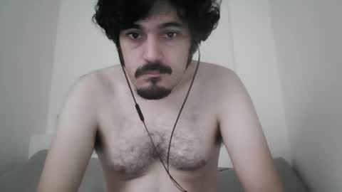 nicolas221193 online show from November 10, 2025, 10:58 am